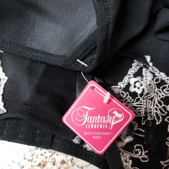 Black Lace Bustier Thong Lingerie Set with Cream Embroidery, M/L - Picture 3 of 8